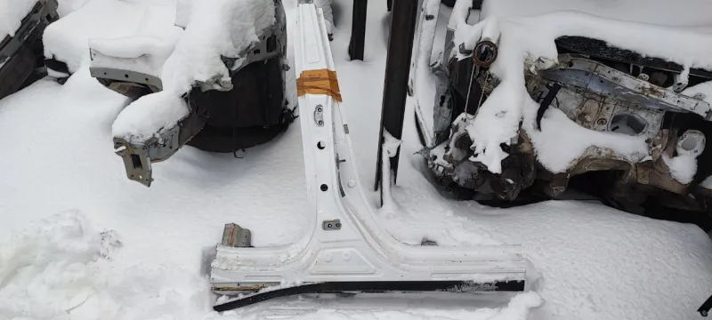 Порог с центральной стойкой