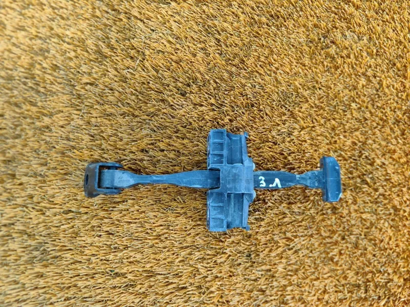 Ограничитель двери