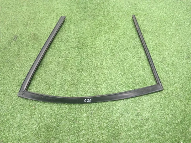 Уплотнитель стекла двери