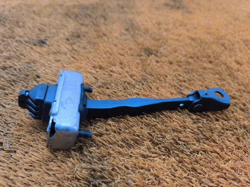 Ограничитель двери