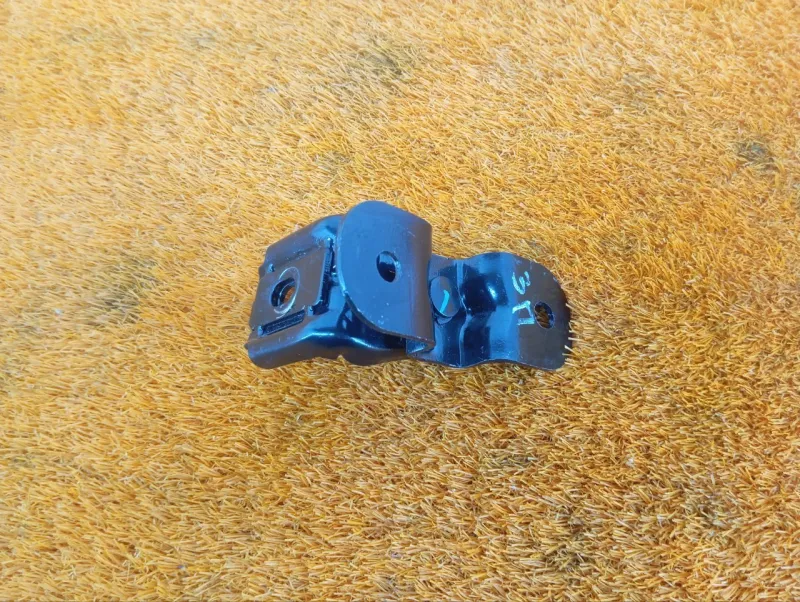 Крепление сиденья