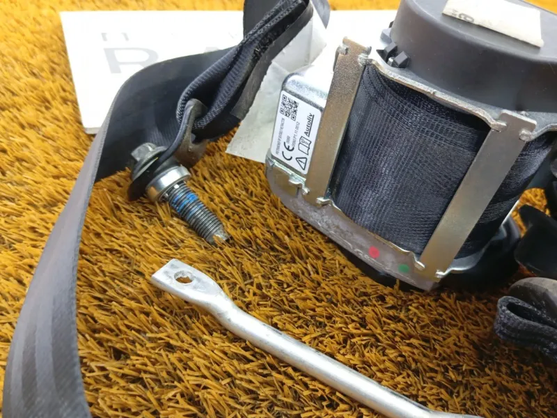 Ремень безопасности