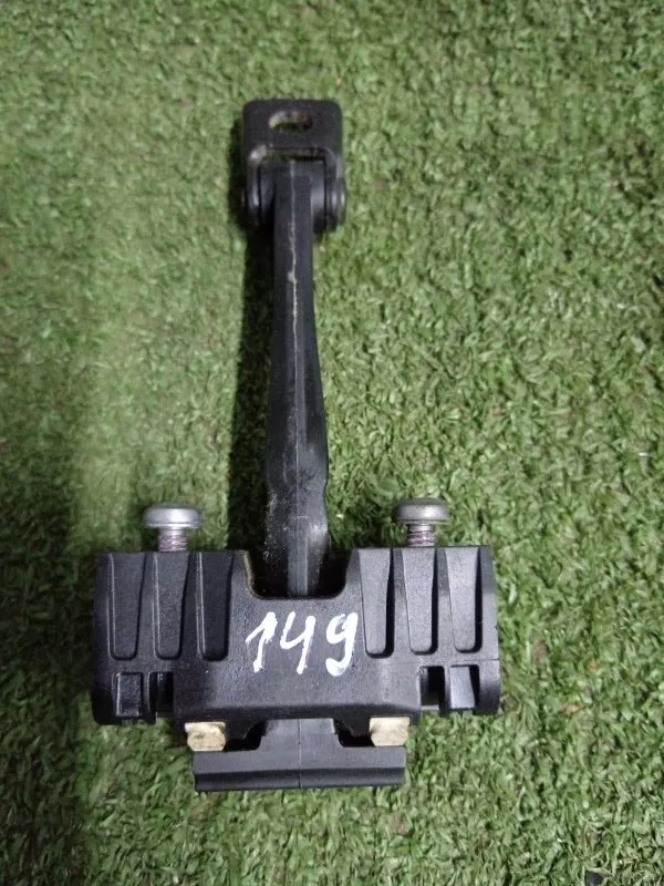 Ограничитель двери BMW 1-Series 2008 51217176809 E87, передний левый