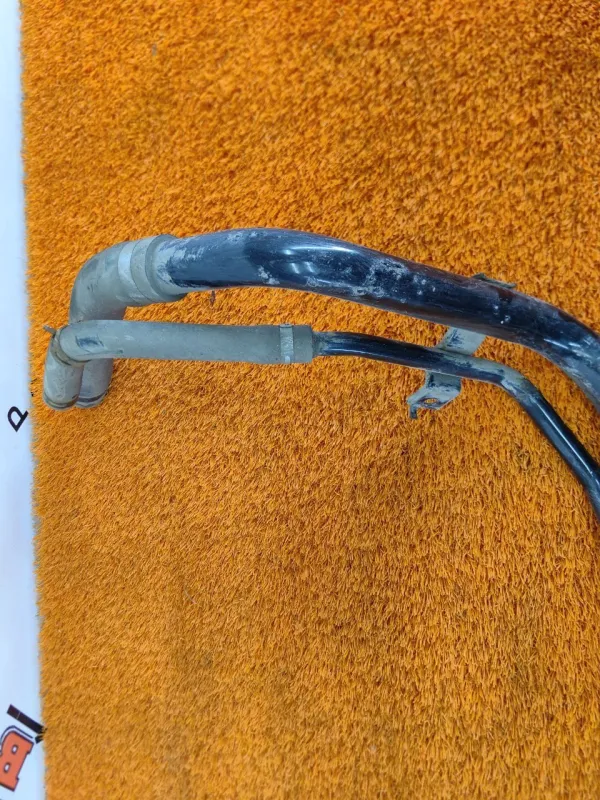 Горловина топливного бака