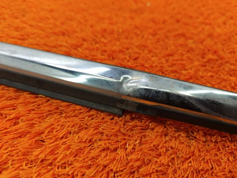 Молдинг стекла