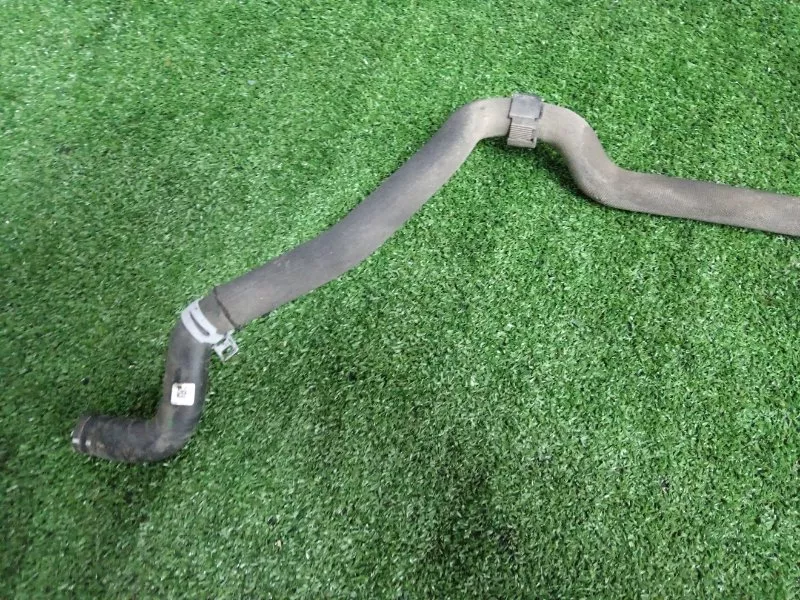 Патрубок радиатора