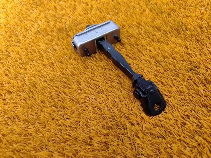 Ограничитель двери