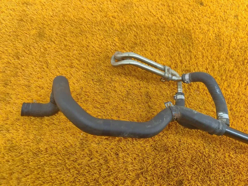 Трубка системы охлаждения