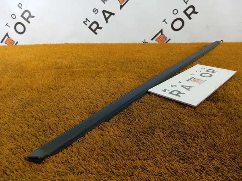 Уплотнитель стекла двери