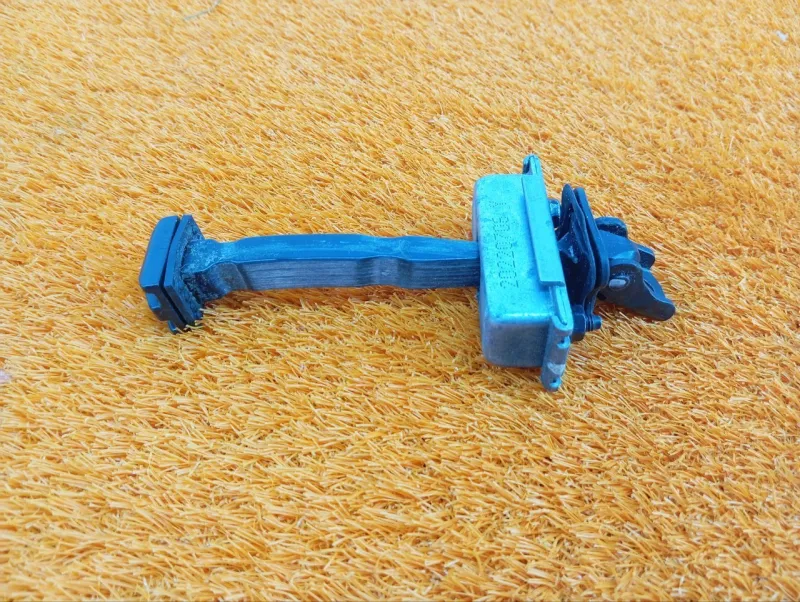 Ограничитель двери