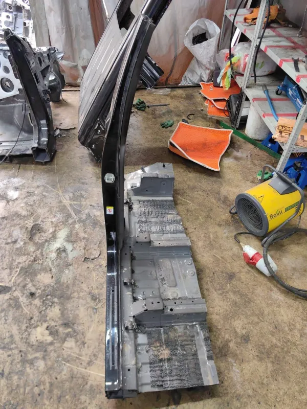 Порог с центральной стойкой