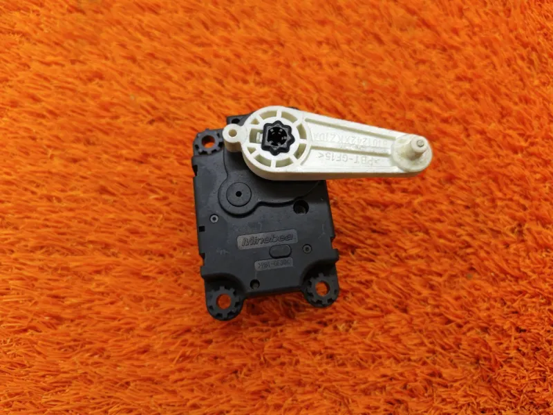 Моторчик заслонки печки