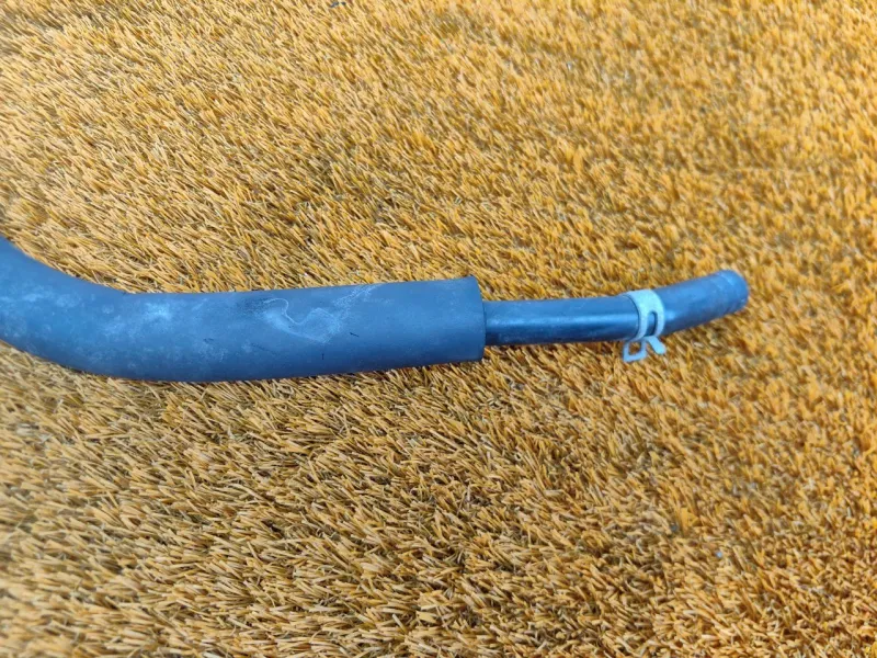 Трубка картерных газов