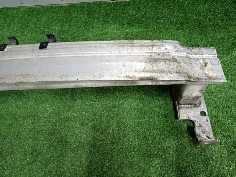 Усилитель бампера