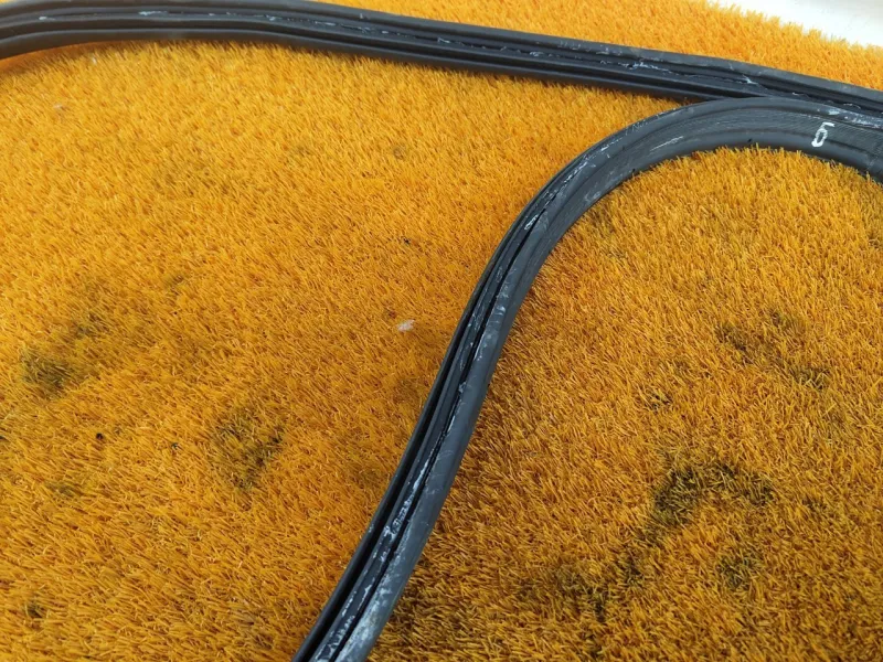 Уплотнитель багажника