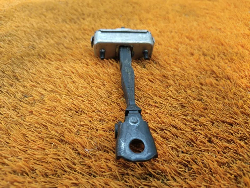 Ограничитель двери