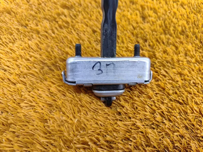 Ограничитель двери