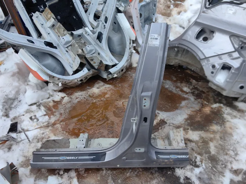 Порог с центральной стойкой