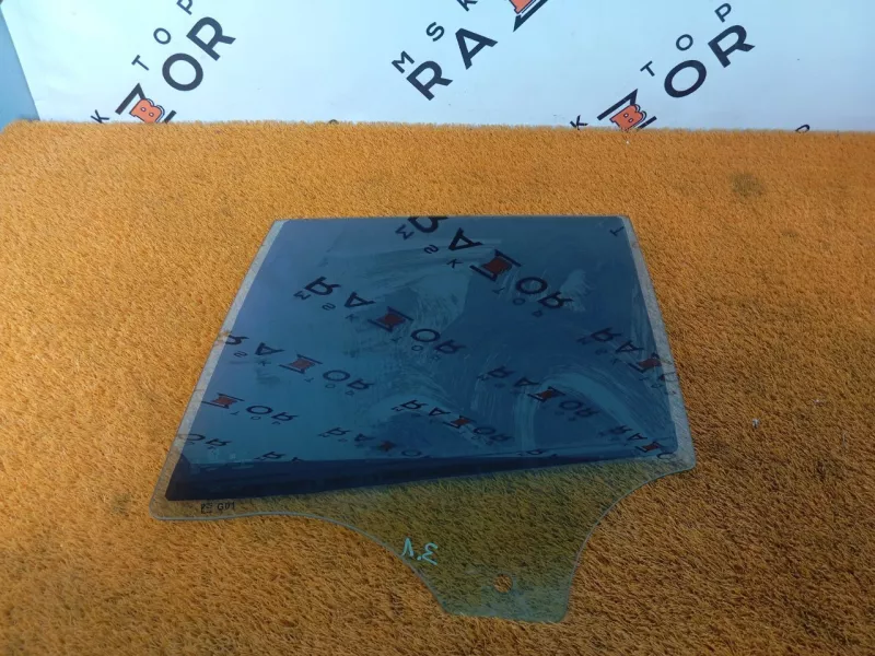 Стекло двери BMW X3 2018 51357388831 G01 B47, заднее левое