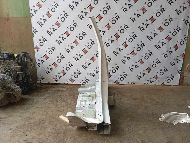 Порог с центральной стойкой