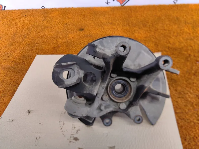 Кулак поворотный