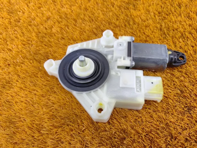 Мотор стеклоподъемника