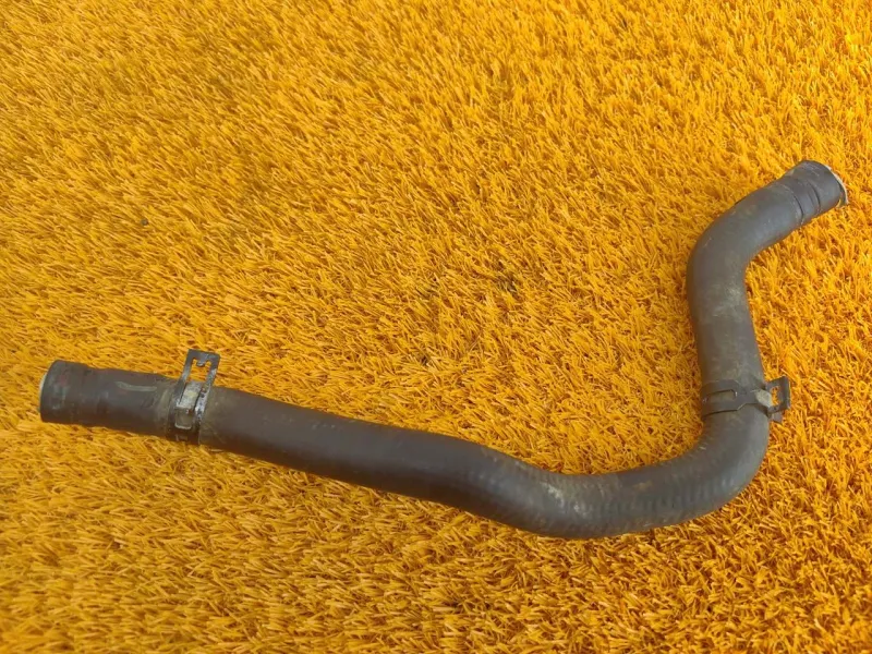 Патрубок отопителя