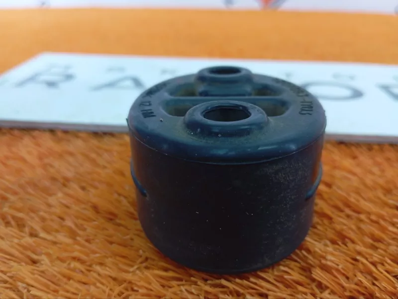 Крепление глушителя