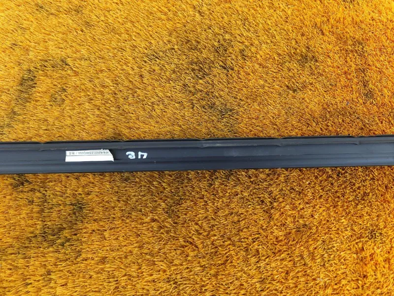 Уплотнитель стекла двери