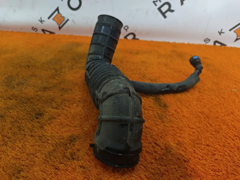 Патрубок воздушного фильтра