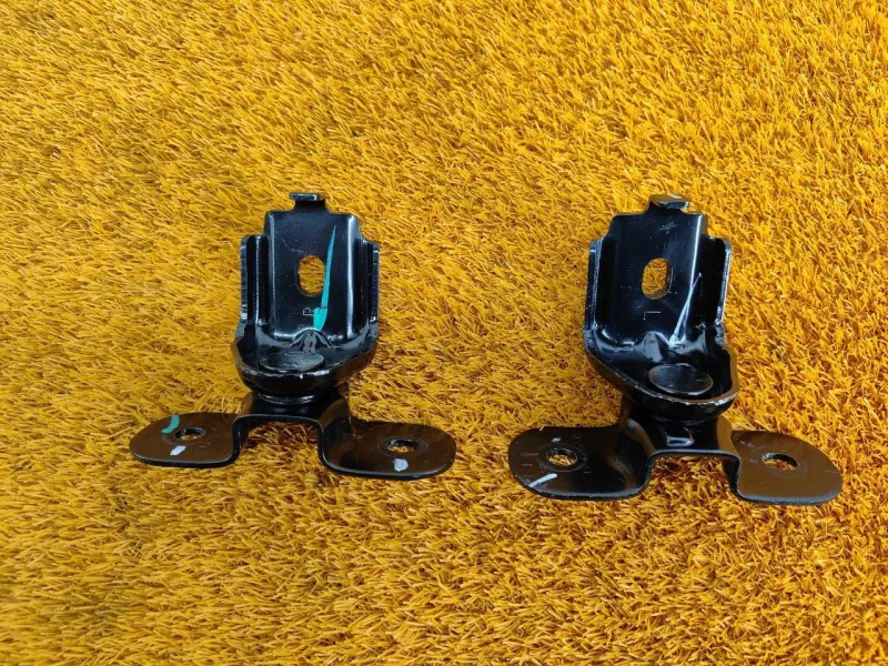 Крепление сиденья