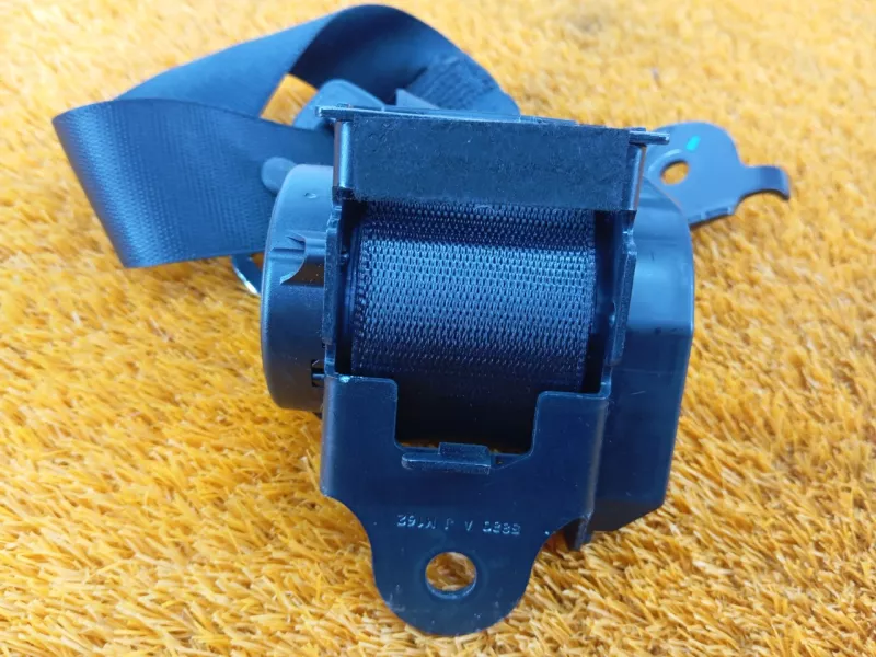 Ремень безопасности