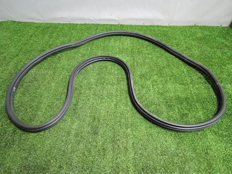 Уплотнитель проема двери