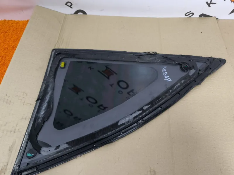 Форточка задняя