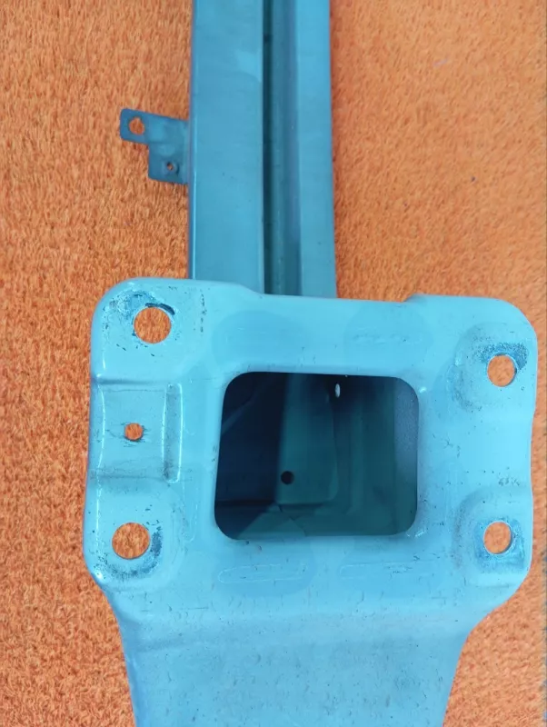 Усилитель бампера