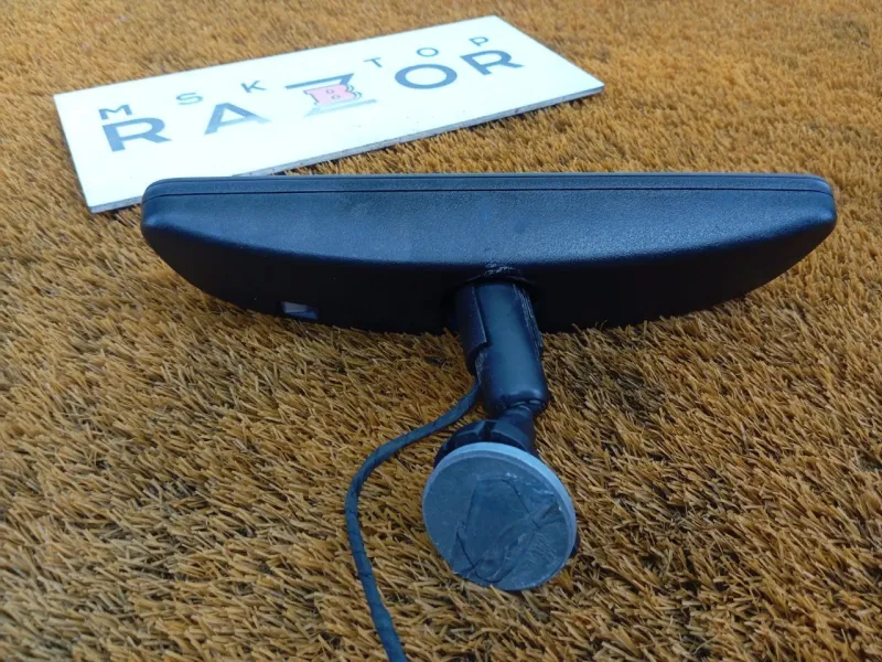 Зеркало заднего вида