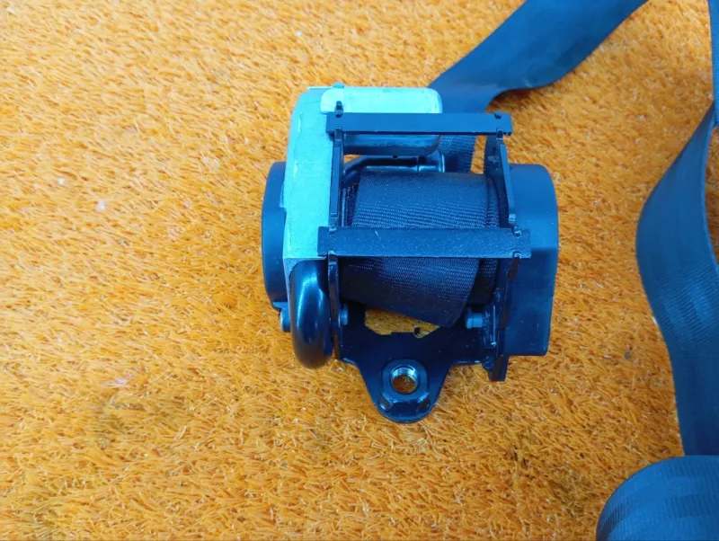 Ремень безопасности