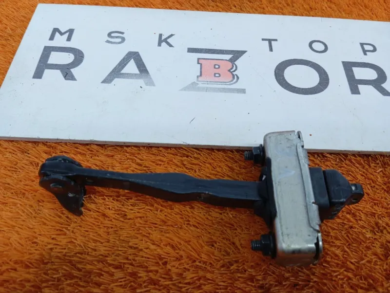 Ограничитель двери