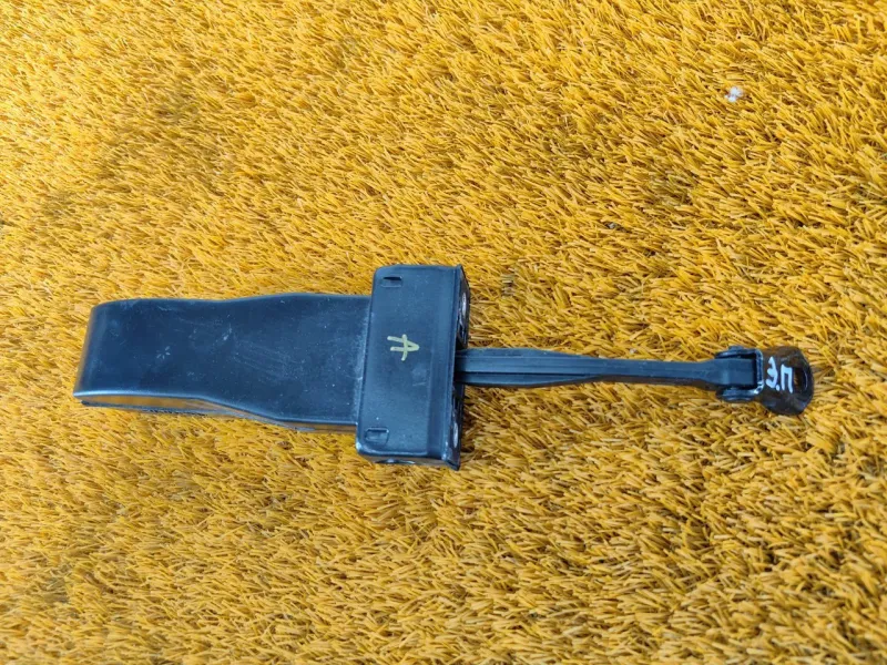 Ограничитель двери