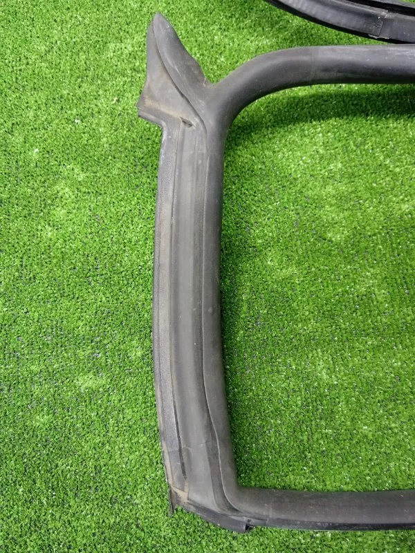 Уплотнитель двери