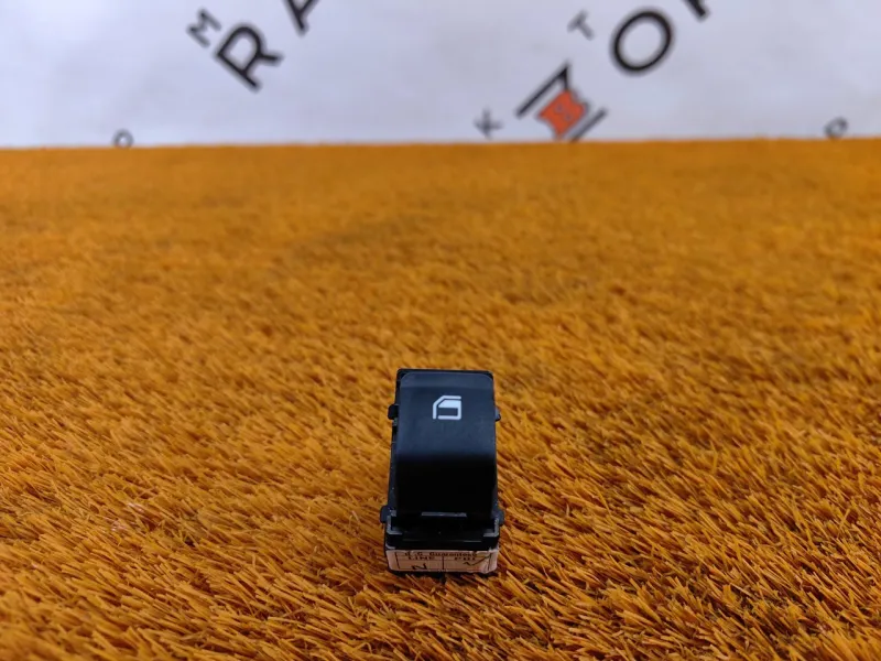 Кнопка стеклоподъемника