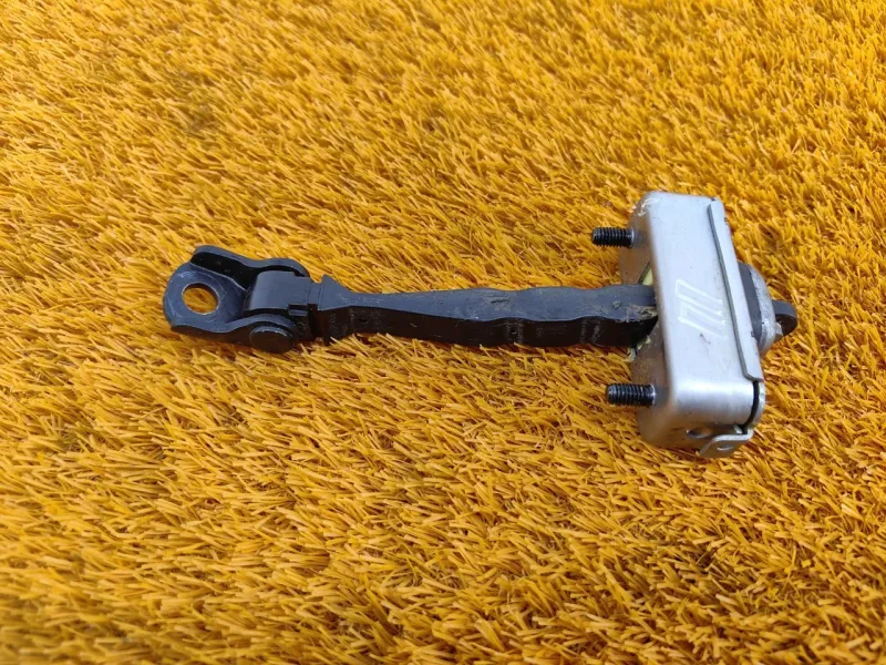 Ограничитель двери