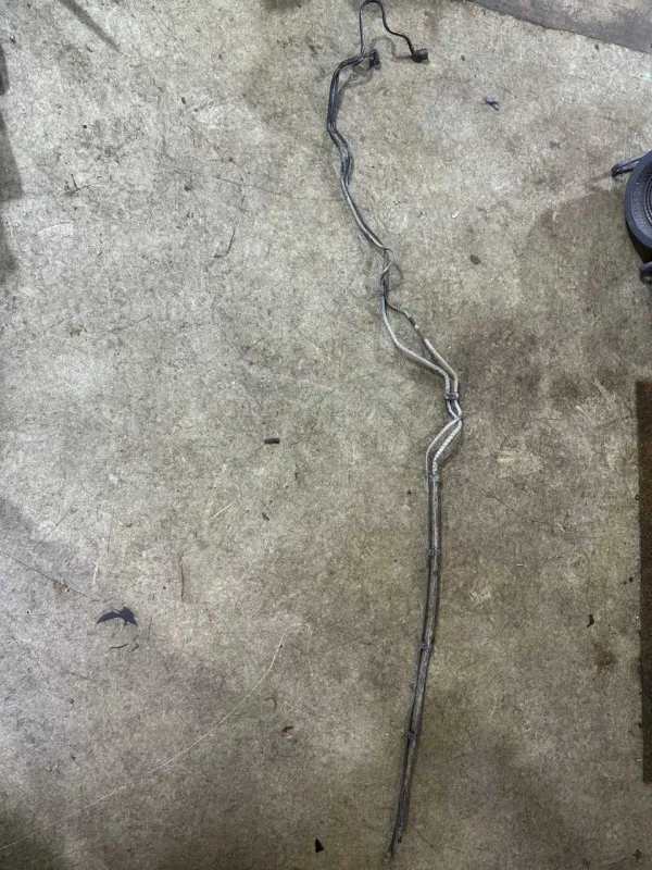 Трубка топливная