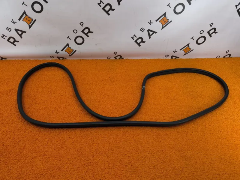 Уплотнитель проема двери