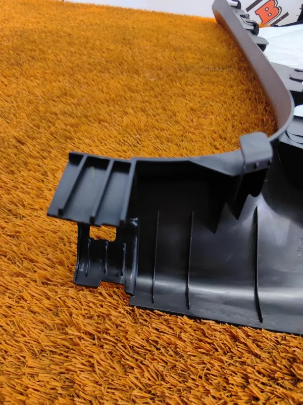 Обшивка центральной стойки