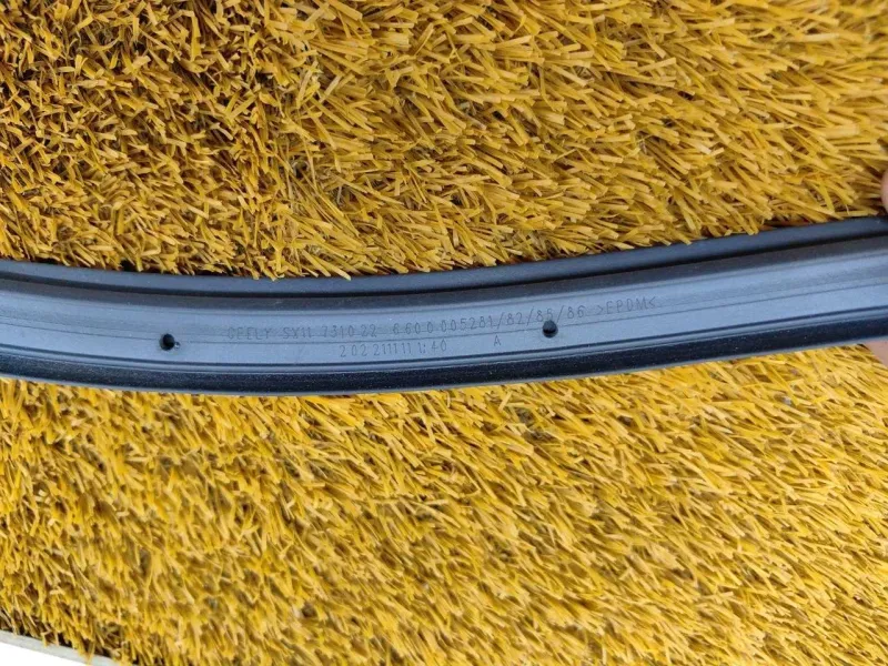 Уплотнитель двери