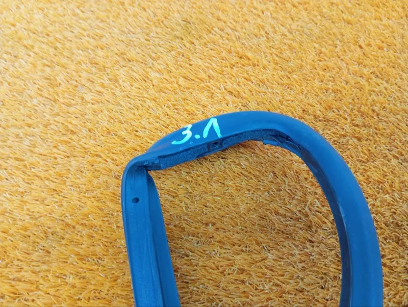 Уплотнитель двери