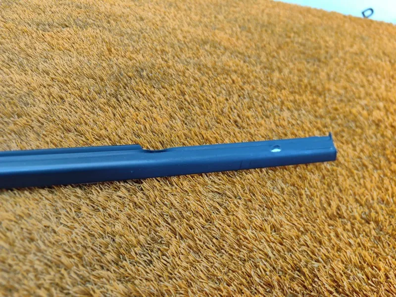 Молдинг стекла