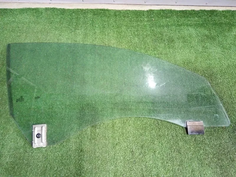 Стекло двери BMW 6-Series 2005 51337009710 E63/E64, переднее правое