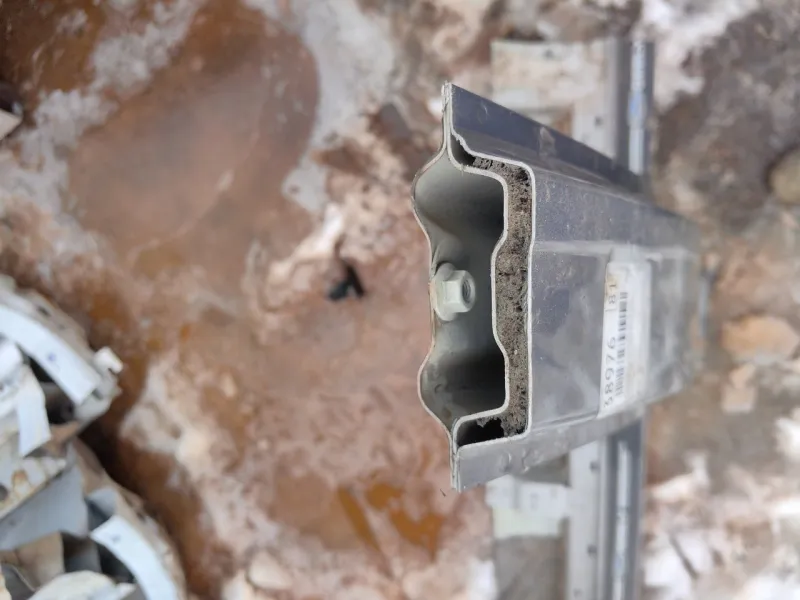 Порог с центральной стойкой